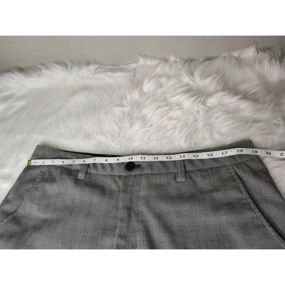Travis Mathew Golf Shorts Men 36 Grey Textured Performance Flat Front 5‎ Pocket